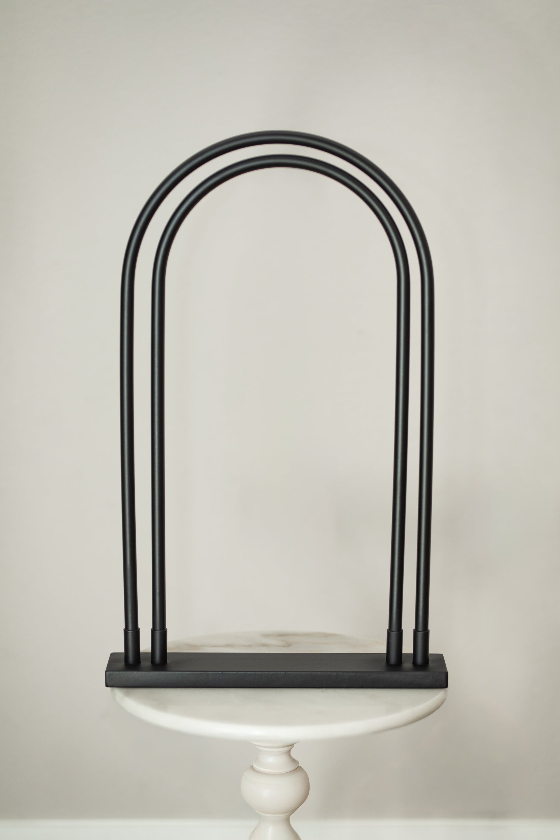 The Arch / Black
